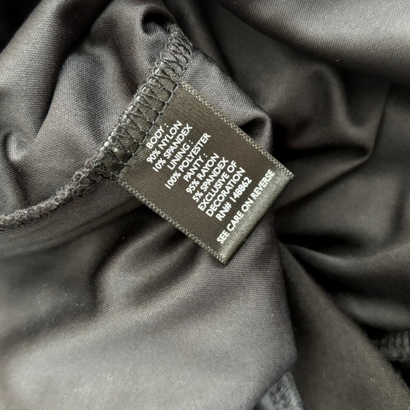 Torrid Black Lace V-Neck Short Sleeve Bodysuit Size 2X - Picture 13 of 14